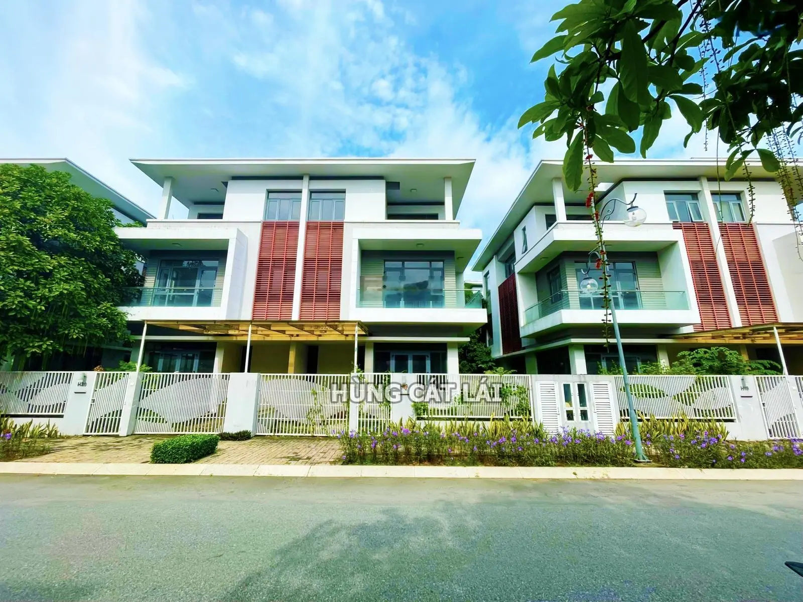 Hùng Cát Lái - Bán biệt thự song lập Phố Đông Village, DT 190m2, 2 lầu, giá 18 - 22 tỷ, SHR
