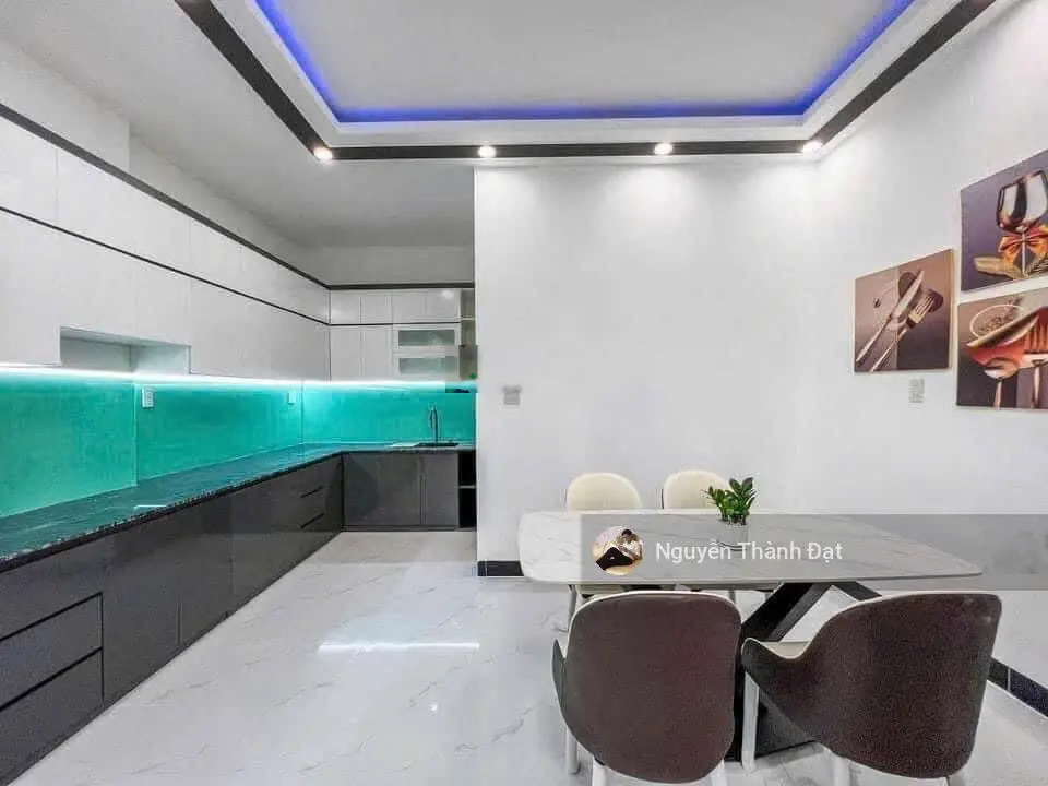 Bán gấp nhà đẹp 75m2 giá 2,75 tỷ gần chợ Hóc Môn đang cho thuê 7tr/tháng 1T - 1L - 3PN