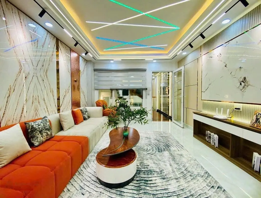 Tôi cần bán nhà mặt tiền đang cho thuê kinh doanh 31tr Thái Phiên-Q11.Gần chợ Bình Thới. Giá 3tỷ360
