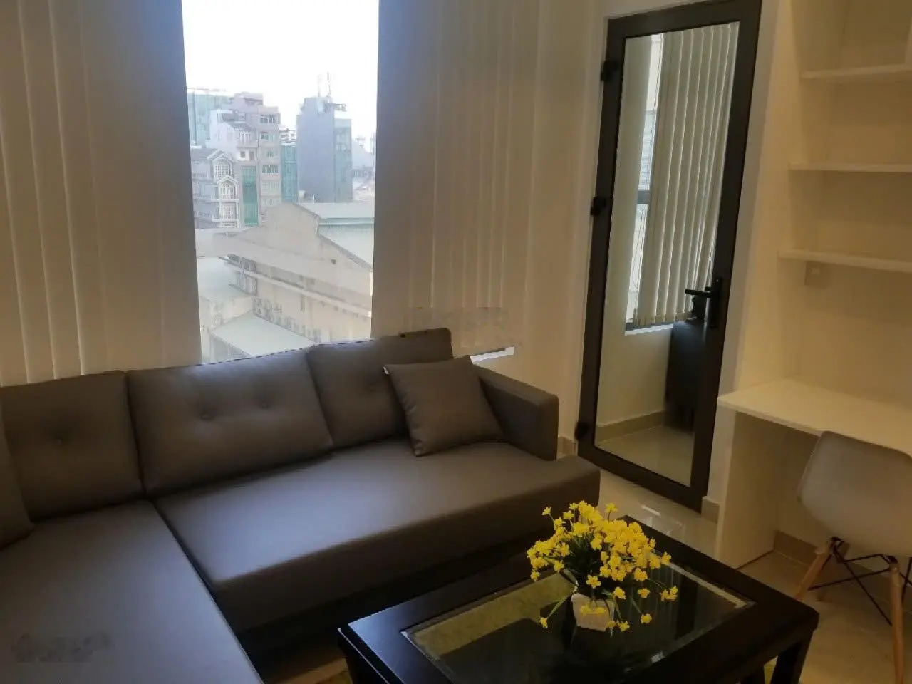 Cần bán studio 34m2 The Tresor quận 4 giá tốt nhất. LH: 0909 024 ***