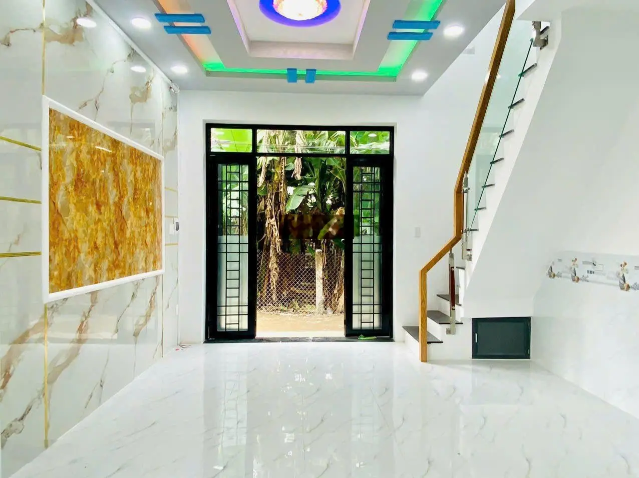 Bán căn nhà mới đẹp lắm a chị ơi nhà ở thị trấn cần giuộc DT 72m2 giá 1ty385tr chính chủ sang tên