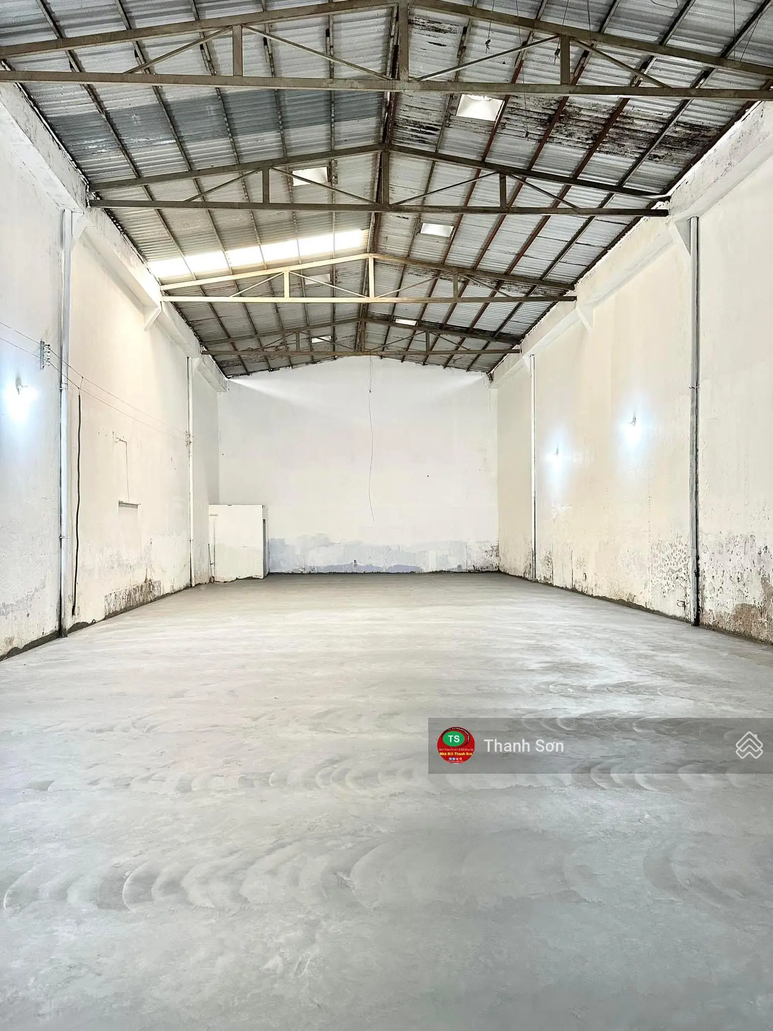 Bán Kho - xưởng DT 400m2, SHR đường XTT 27