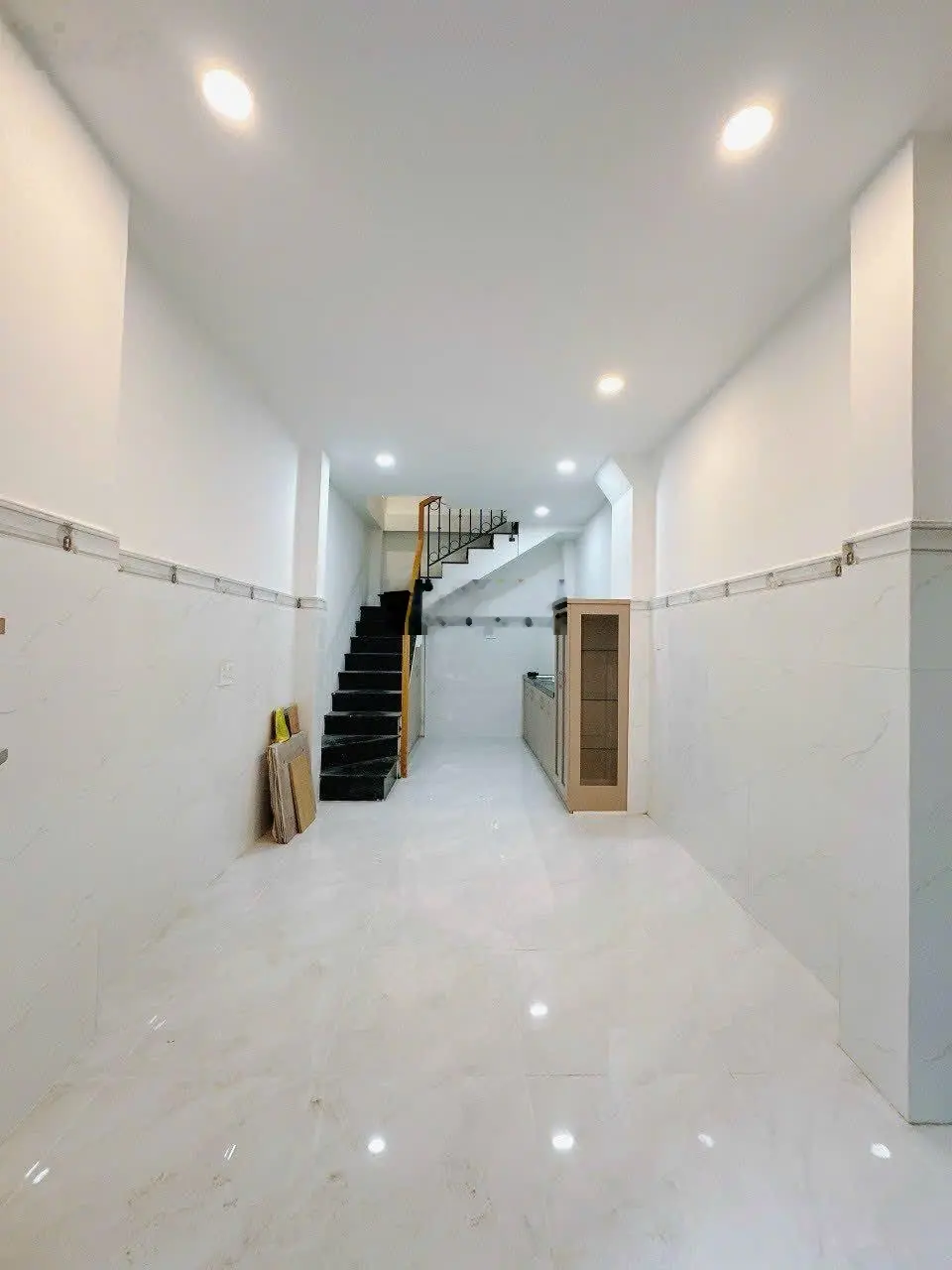 Nhà đẹp siêu rẻ Q4 P6 Bến Vân Đồn