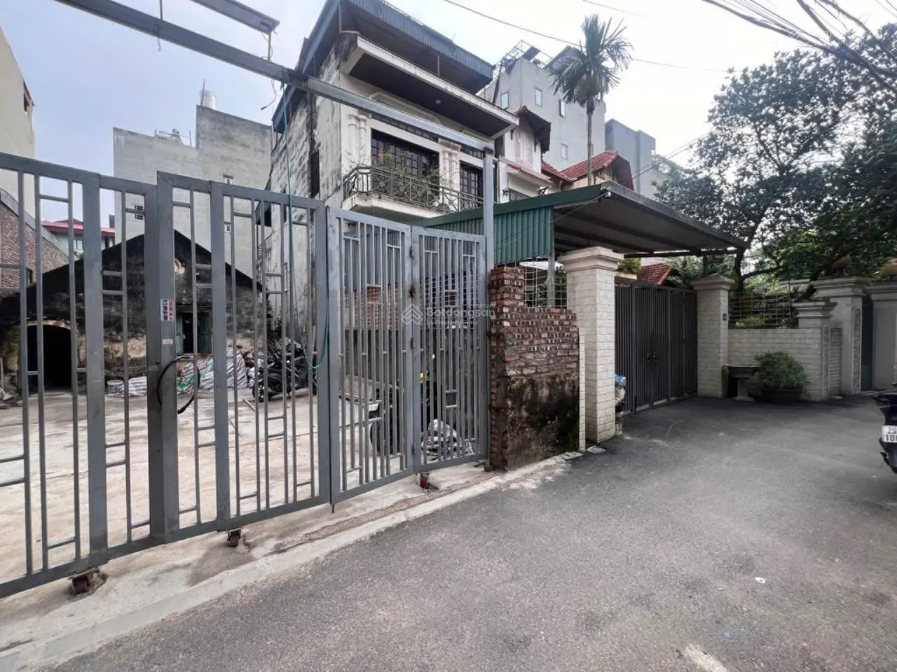 Bán 200m2 đất Ngô Xuân Quảng, ngõ ô tô 7 chỗ chạy thông vào đất, kinh doanh, xây CCMN, dòng tiền