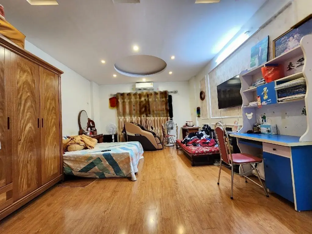 Bán nhà Hoà Bình 7, gần ô tô tránh, ngõ thông, 42m2, nhỉnh 6 tỷ