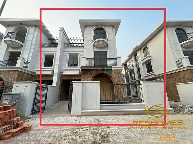 Biệt thự xây thô 1 trệt 2 lầu 200m2 khu dân cư Bửu Long 3 chỉ 9,45 tỷ