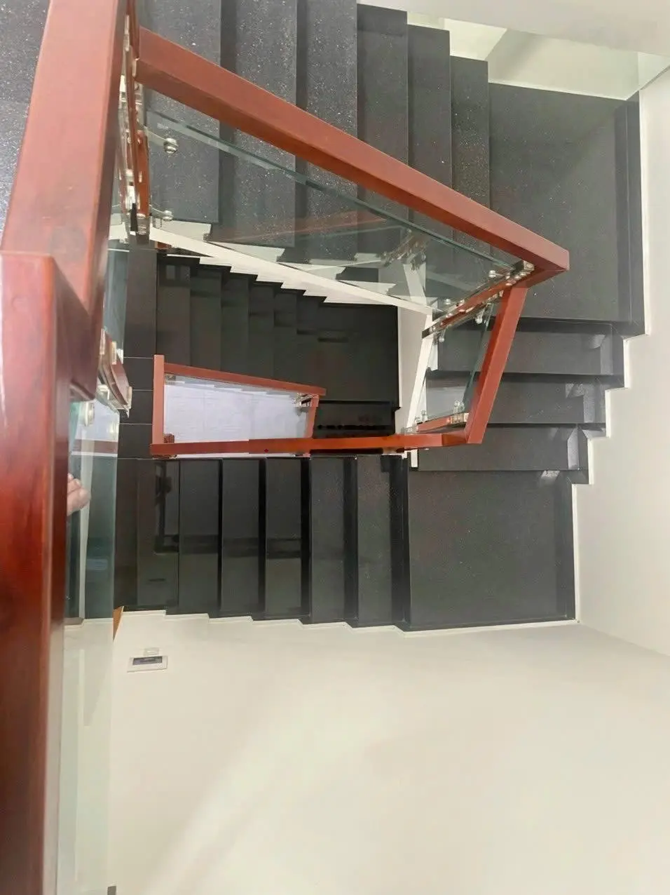 Nhà 3 tầng mới đẹp mặt tiền đường Lê Thanh Nghị gần Phan Đăng Lưu trục đường kinh doanh sầm uất