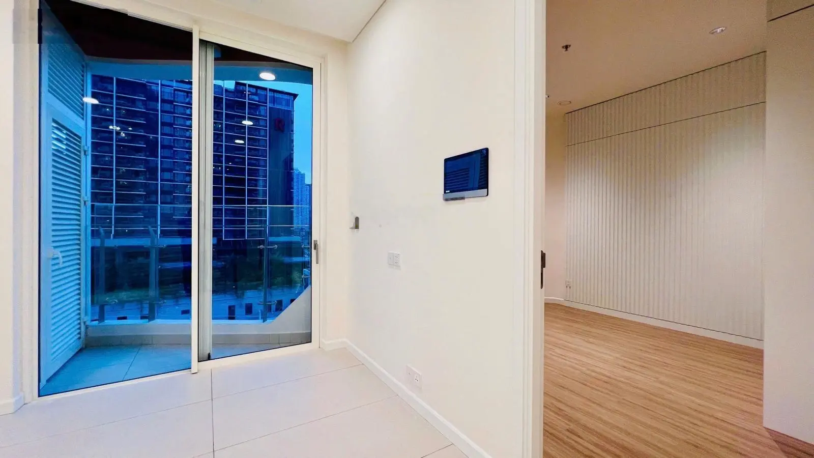 Bán 2 phòng ngủ zeit river thủ thiêm 90m2 view hồ bơi nội khu đẹp giá đầu tư net giá gốc 14ty380