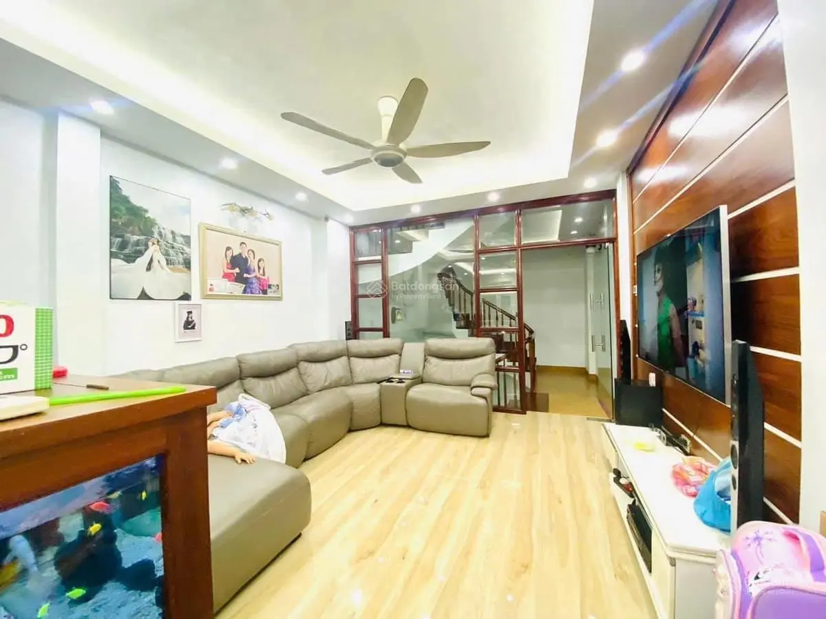 Bán nhà phố Đê La Thành - Đống Đa kinh doanh đỉnh ô tô vào nhà 80m2/3T/4.5mMT 11tỷ có TL