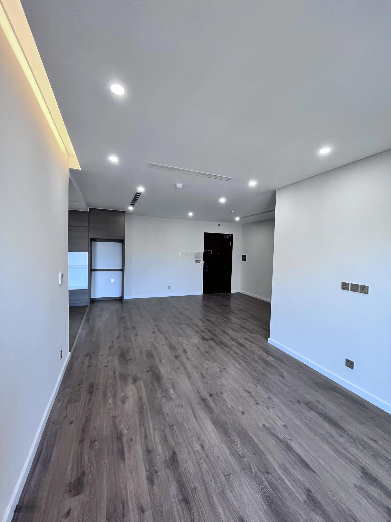 Cần bán căn hộ chung cư 3PN Hoàng Thành Pearl. Lh 0357 536 ***