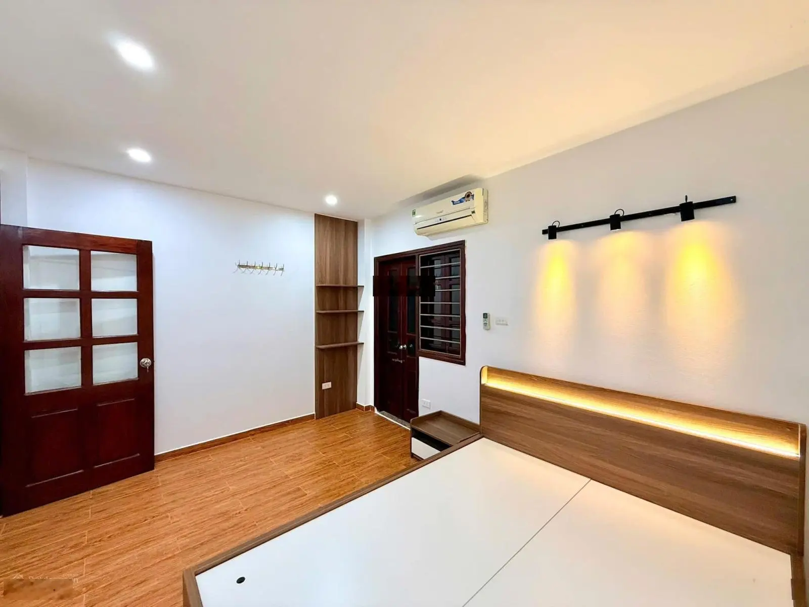 Bán nhà Kim Hoa, cực đẹp, cách ô tô 40m, ngõ nông, phù hợp gia đình trẻ. 30m 6 tầng nhỉnh 6 tỷ