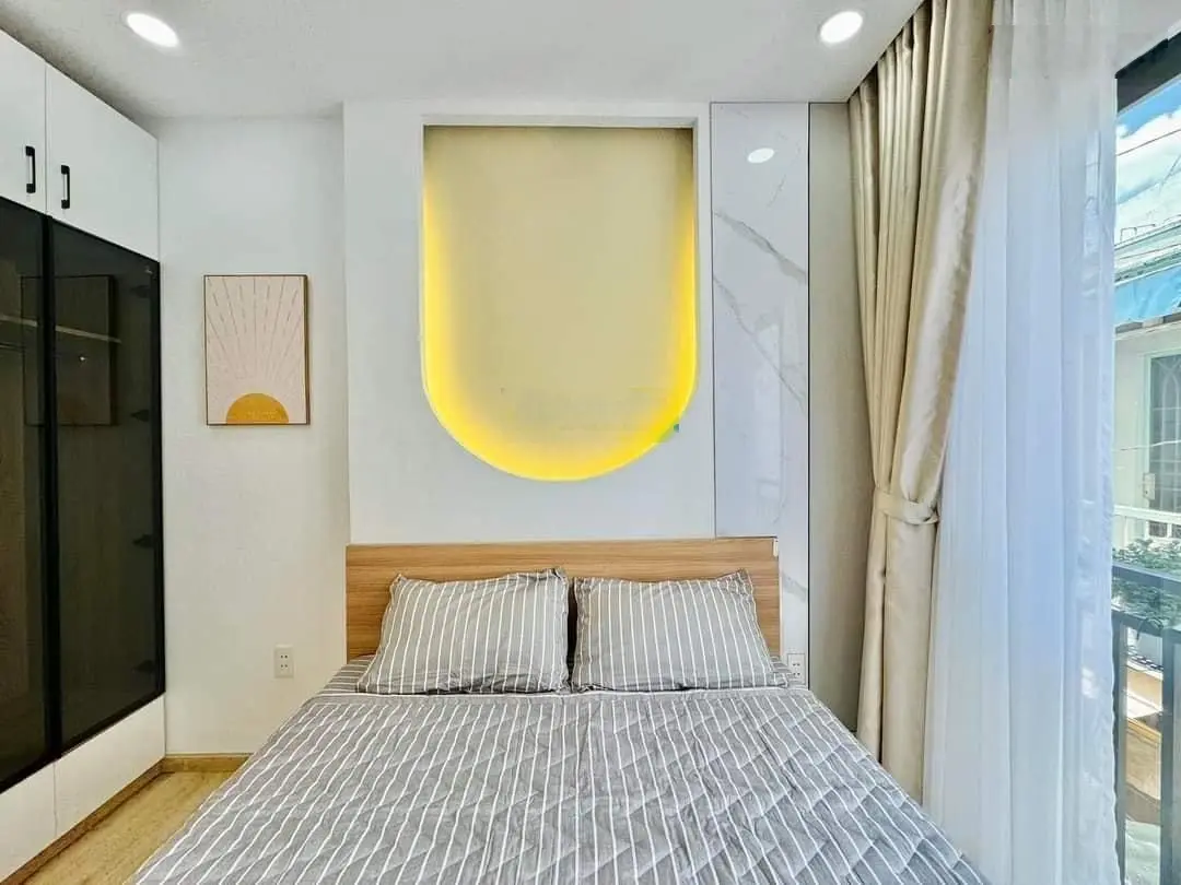Giảm mạnh 400 triệu bán gấp nhà Nguyễn Thiện Thuật, P. 3, Q. 3 - Giá 3tỷ820/81,5m2, ngay chợ Bàn Cờ