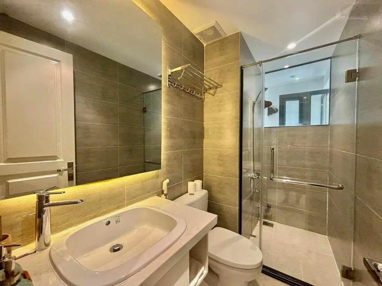 Bán tòa căn hộ giá rẻ mặt tiền đường Vân Đồn thành phố Nha Trang