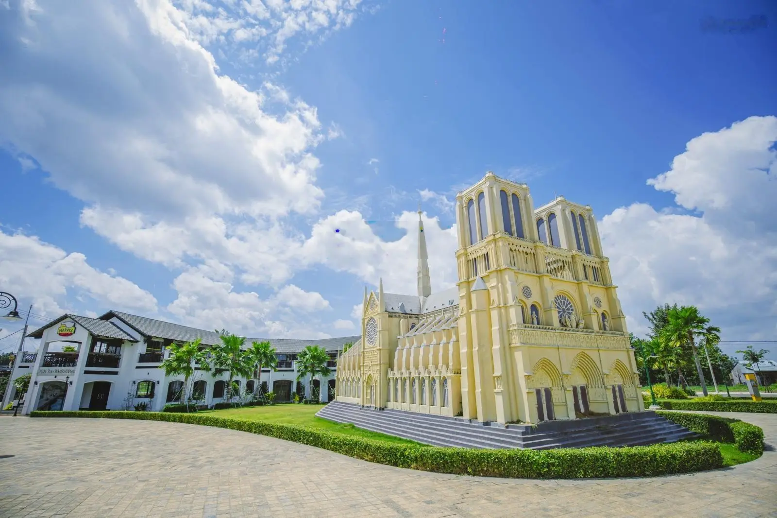 Bán 39 căn shophouse có dòng tiền ổn định đối diện khu công nghiệp 120ha