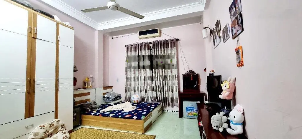 Bán nhà quận Hai Bà Trưng, chủ thiện chí bán giảm 350tr, gần sân bóng, khu vui chơi, 32m2, 5T