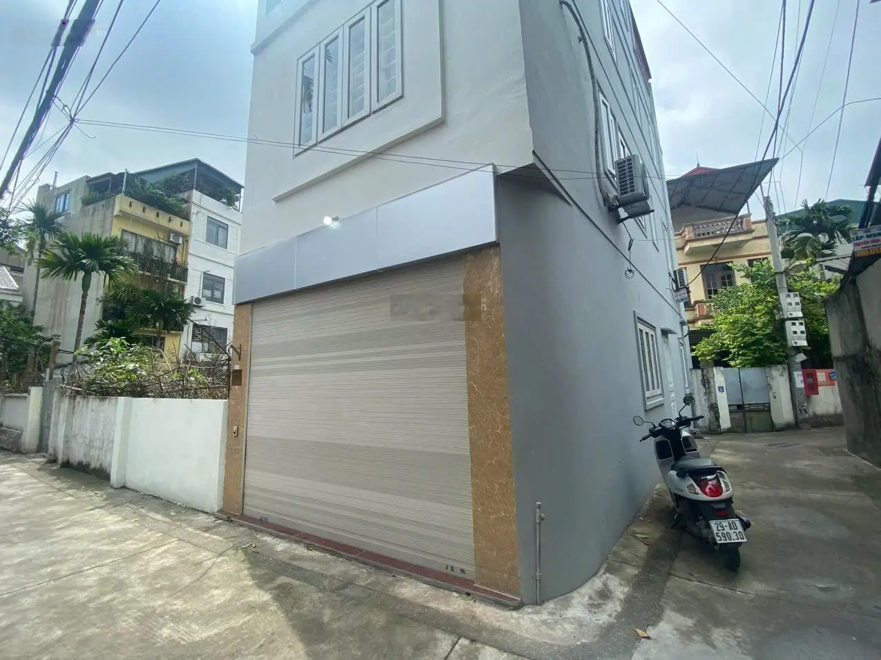 Nhà Nhà dân xây Ngọc Thuỵ 4 tầng 4 pn chắc chắn, thoáng sáng, ô tô 4 chỗ qua nhà, nở hậu giá tốt!