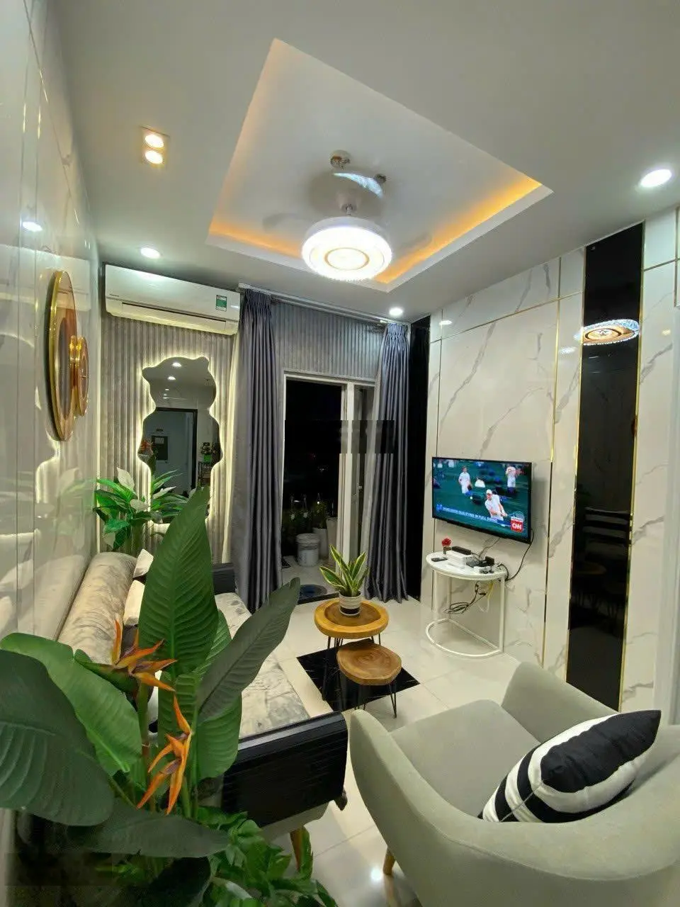 Chính chủ cần bán căn hộ sân vườn tâm huyết 140m2 Monarchy A, trung tâm Đà Nẵng, sổ đỏ có sẵn.