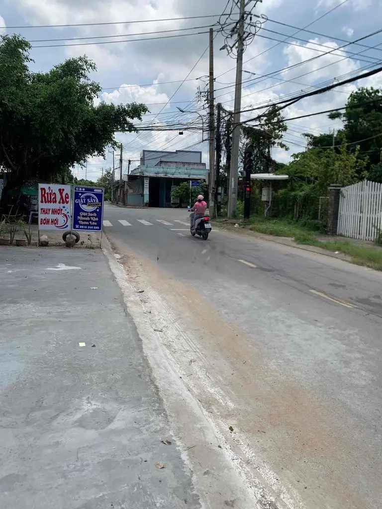 Đất mặt tiền đường Lê Hoàng Chiếu, Bình Đại, Bến Tre