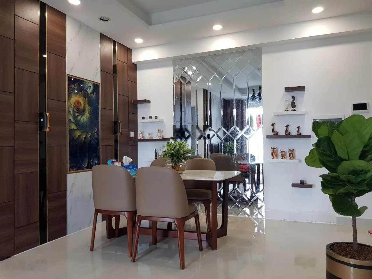 Rỗ hàng giá tốt PKD Hưng Thịnh căn hộ Saigon Mia 2PN từ 3,1-3,8 tỷ. Căn 3PN 3,950 tỷ. Gần ĐH RMIT