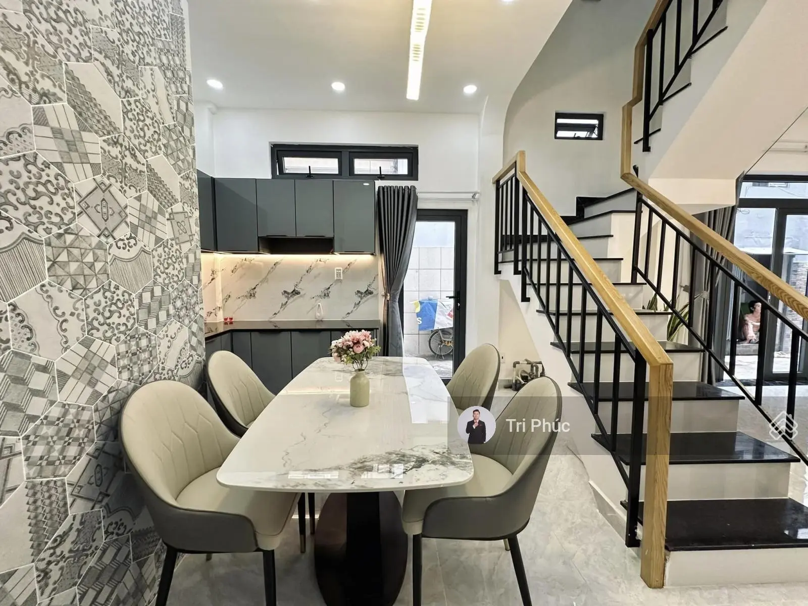 Hiếm - nhỉnh 5tỷ có nhà DT thực tế gần 40m2, 3PN, hẻm xe hơi khu đường Hoa Phan Xích Long Phú Nhuận
