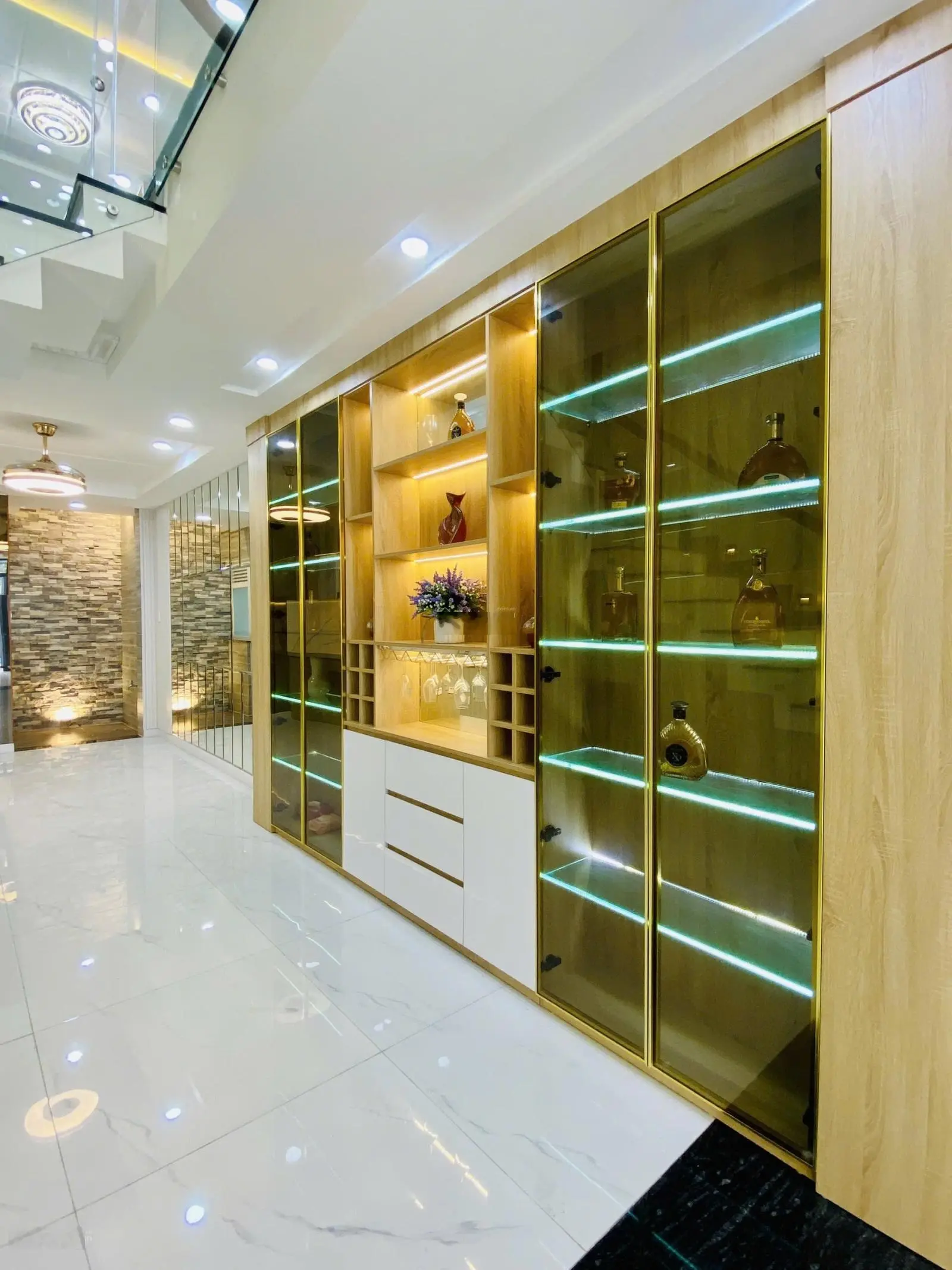 Bán Nhà Mặt Tiền Kinh Doanh giá như trong hẻm Nguyễn Duy Cung P12 Full nội thất 4tầng 5pn 6wc