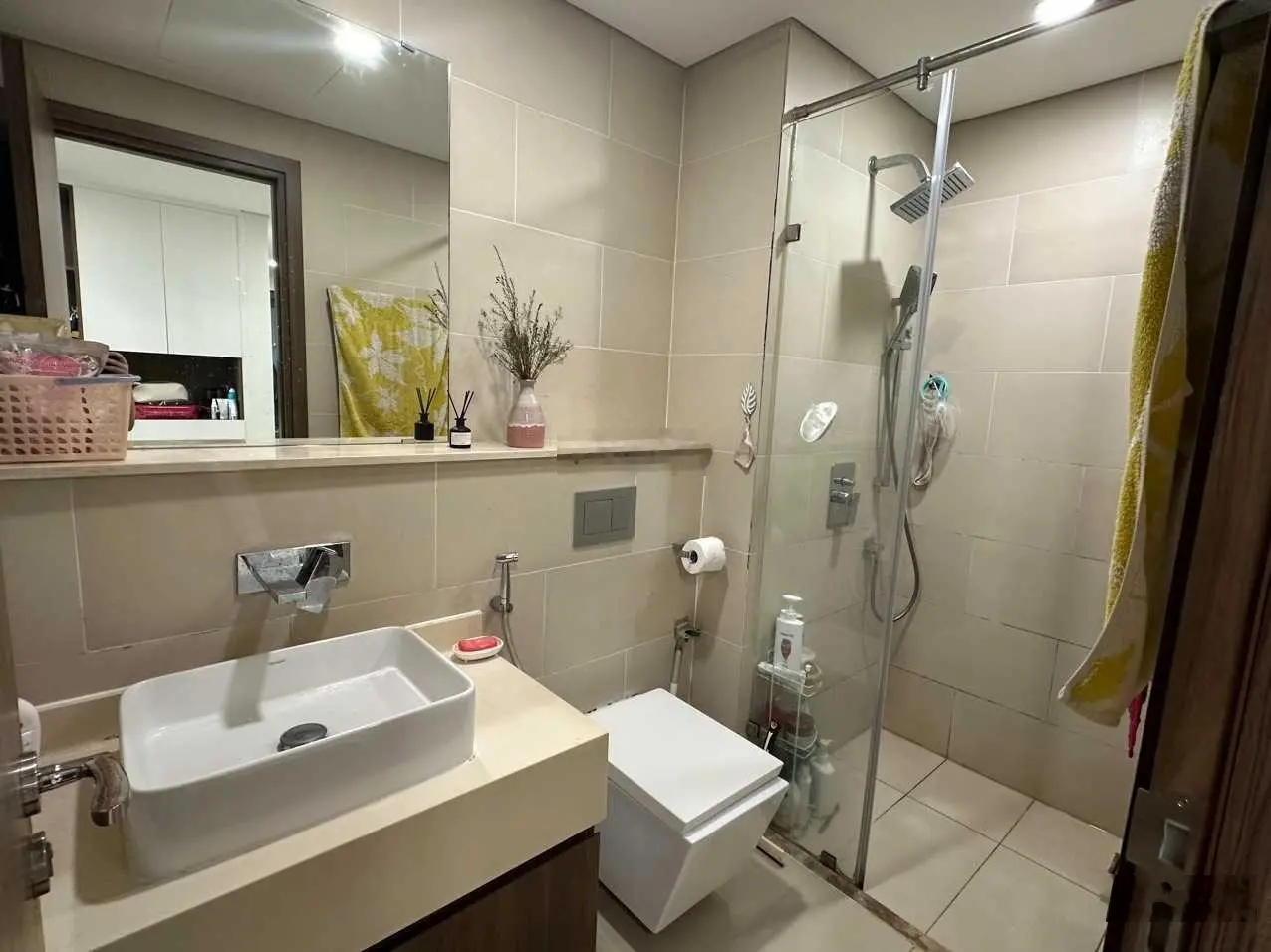 Rivera Park bán gấp căn 2Pn2vs hướng ĐN - TB, Nội thất full gắn tường, có slot ôtô giá 5.4 tỷ