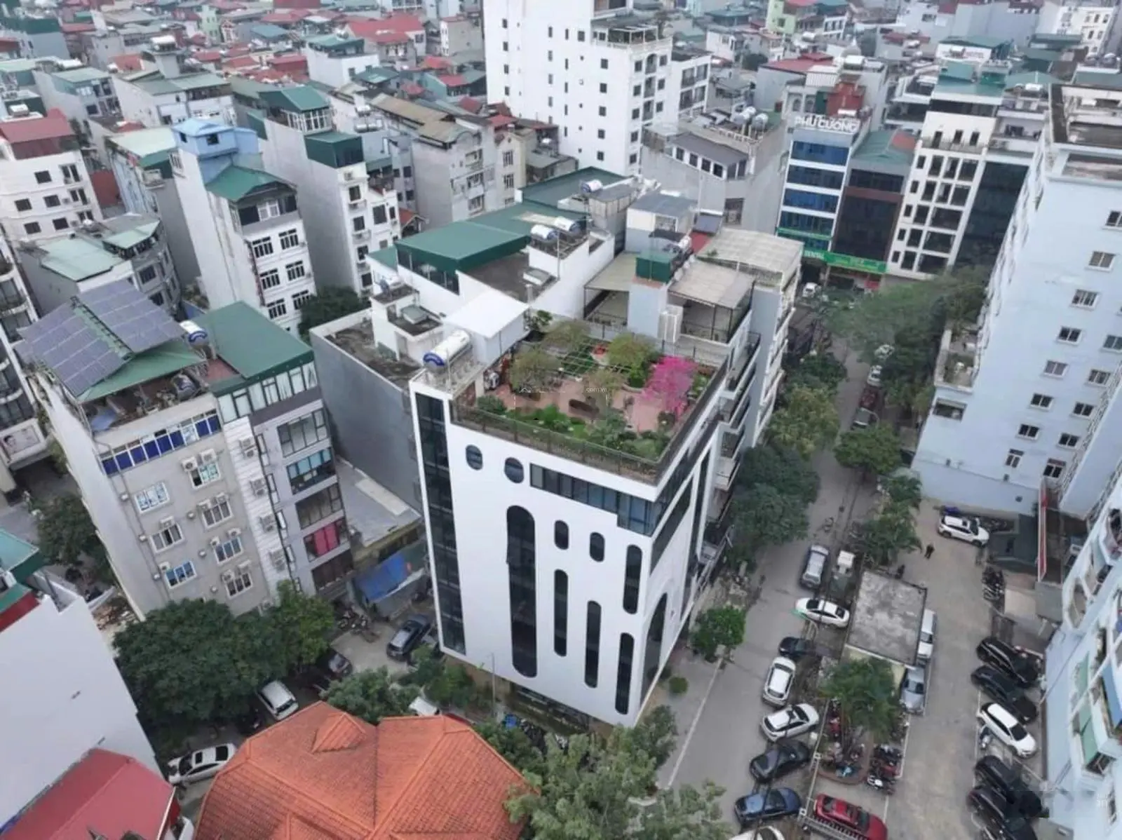 Bán toà nhà cho thuê văn phòng vị trí VIP trung tâm Cầu Giấy, 8 tầng nổi, 1 penhouse cao cấp