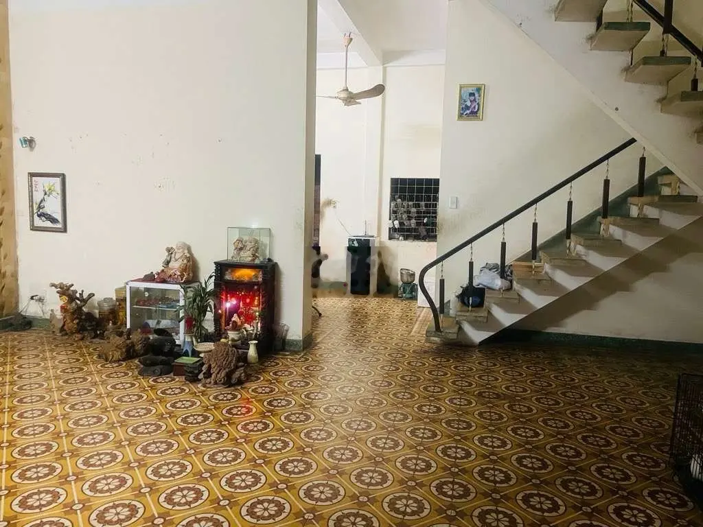 Nhà góc kiệt ô tô Hải Châu