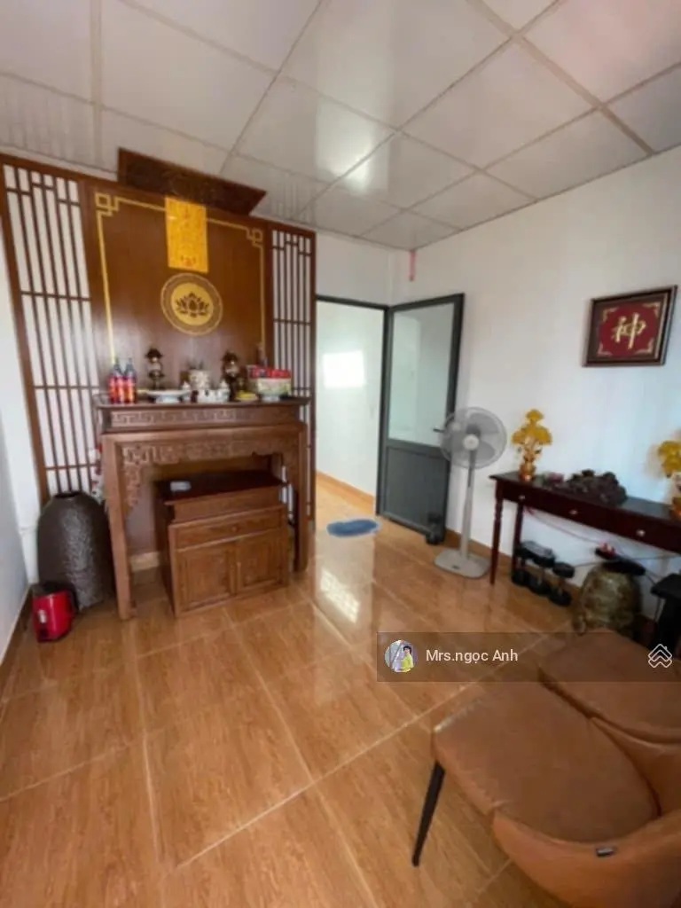 Chính chủ bán gấp nhà 4 tầng DT 33m2, ngõ 211 Bát Khối, nông, gần phố, giá chỉ 5,6 tỷ