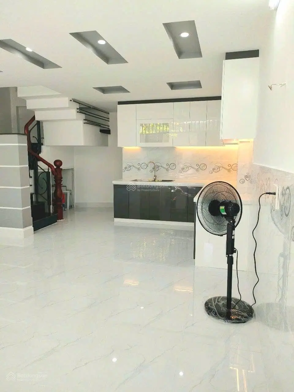 Nhà 4 tầng 44.8m2 ôtô ngủ trong nhà, ngay nhà thiếu nhi quận, chỉ 5.86 tỷ