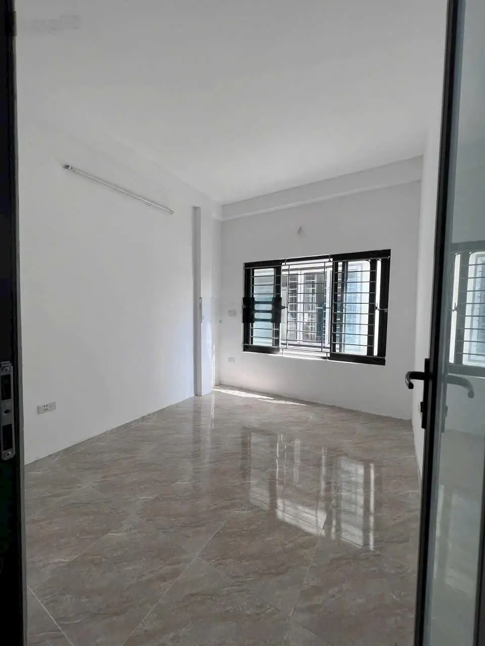 30m2 Nhà Đẹp, ngõ nông - 20m ra trục đường ô tô ngay chợ la phù
