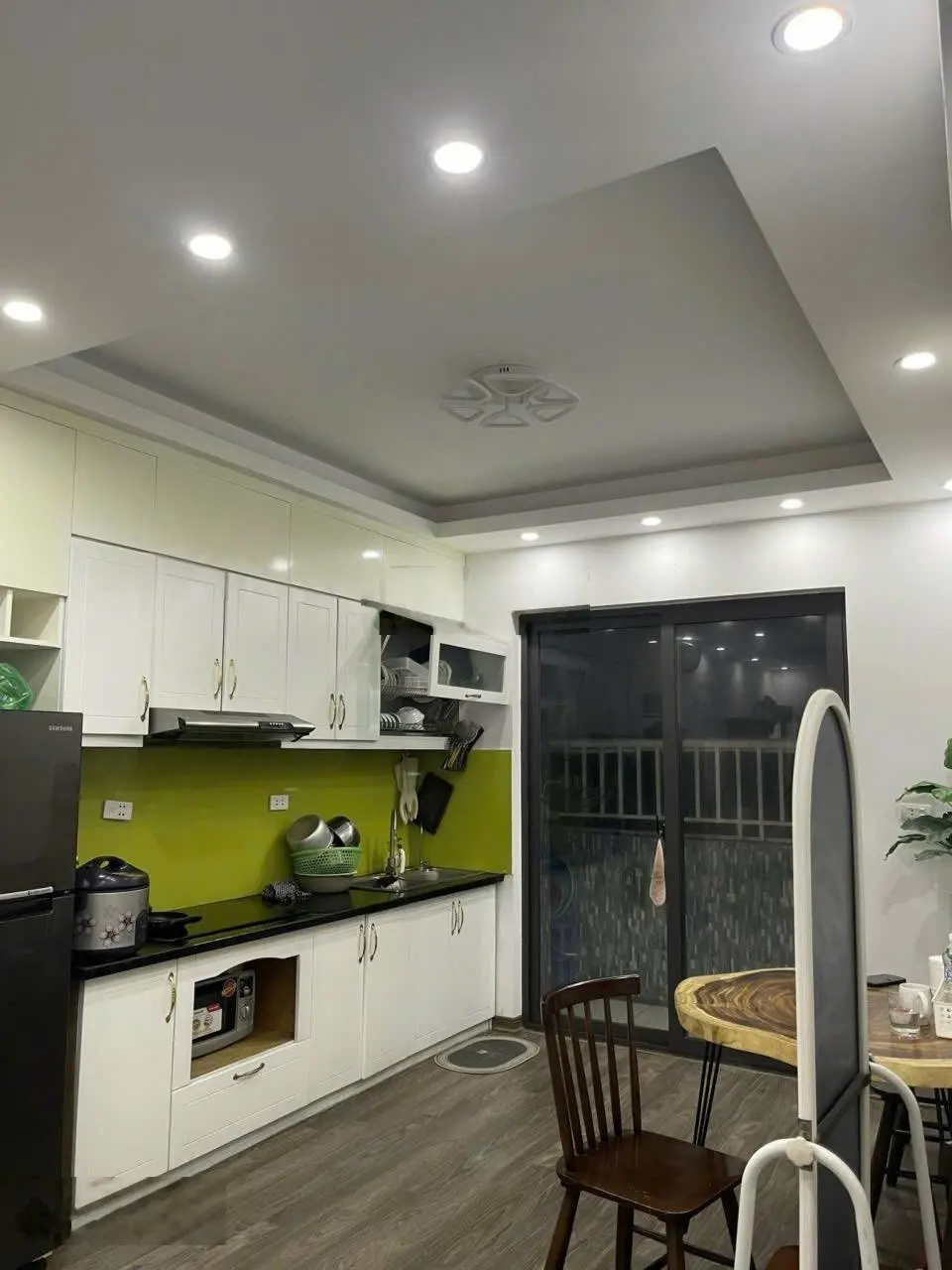 Bán gấp căn 63m2 - 2 ngủ & 2 vệ sinh, HH3 Linh Đàm Hoàng Mai. LH: 0966 455 *** em Thủy
