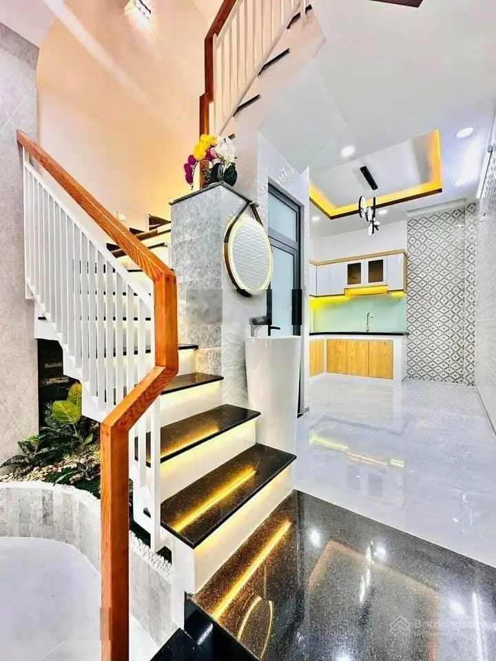 Nhà 3 tấm - thổ cư 100% (SHR), ngay UBND Tân Chánh Hiệp, Q12. Giá: 2tỷ650 bớt lộc