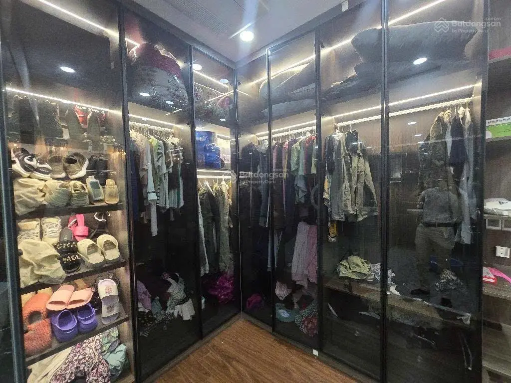 Hiếm, trung tâm phố ngọc lâm, kinh doanh siêu đỉnh gara oto 7 chỗ, 59m2* 5 tầng. 5p sang phố cổ
