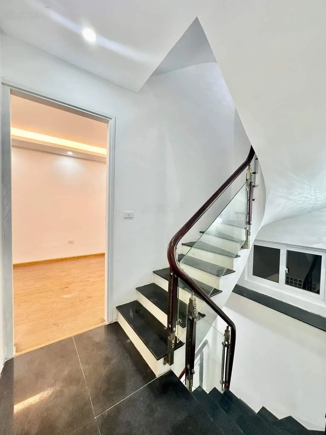Chính chủ bán nhà khương đình - tx - lô góc - kinh doanh - 30m ra đường ô tô - 40m - 7 tỷ.