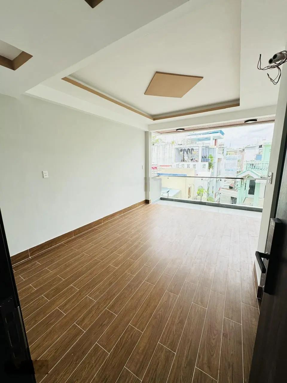 Bán căn hộ dịch vụ cao cấp đường lạc long quân, p3, q11