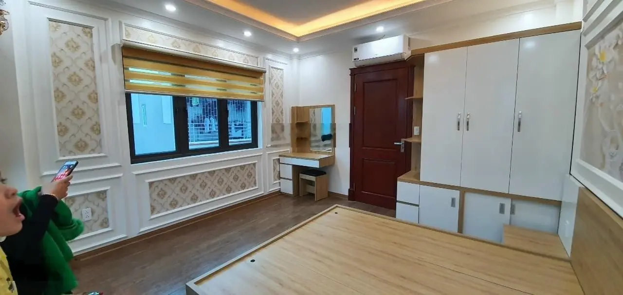 Chính chủ gửi bán nhà 5 tầng Phú Diễn ô tô đỗ cửa full nội thất. Nhà xây kiên cố nội thất xịn sò