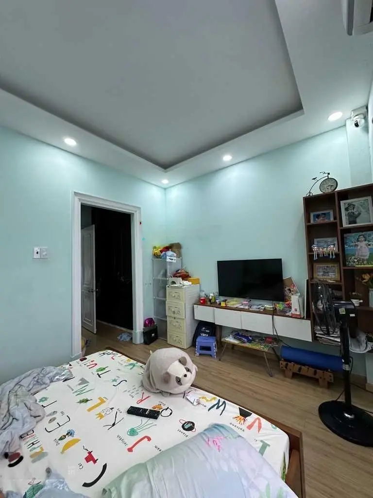 HIẾM, nhà VIP 2 mặt hẻm 6m trước sau, Nguyễn Hồng Đào, 4 tầng, vuông A4