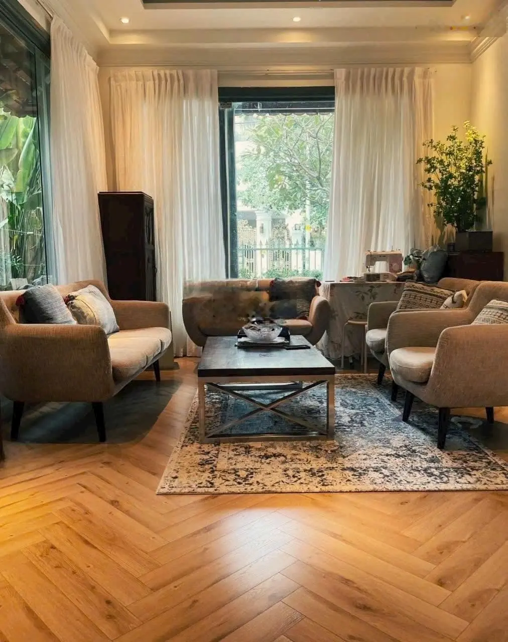 Bán biệt thự Phường Thảo Điền Quận 2. DT: 305m2. Giá 115 tỷ