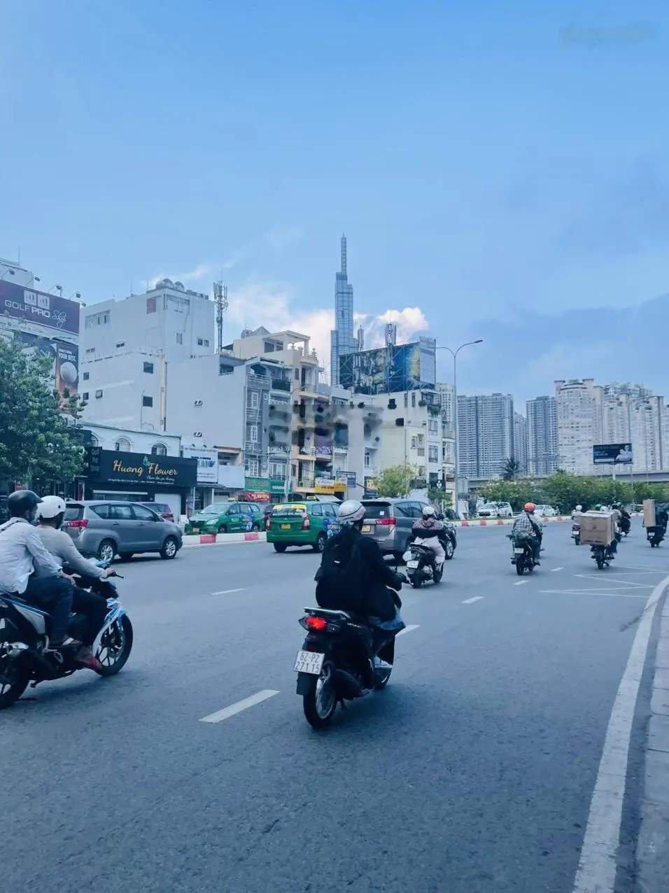 Bán nhà mặt tiền đường Nguyễn Hữu Cảnh 4x15 kết cấu 5 tầng,có thang máy,giá chỉ 25,5 tỷ