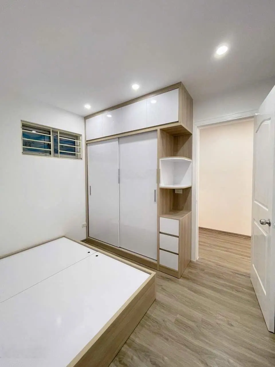 Bán gấp căn 45.5m2 - 2 ngủ & 1 VS HH4 Linh Đàm Hoàng Mai. LH: 0966 455 *** em Thuỷ
