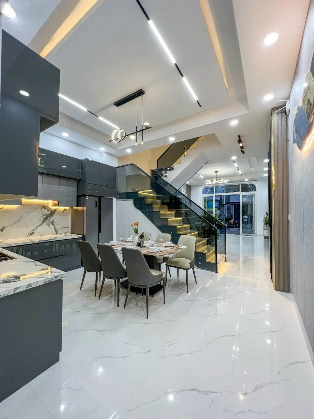 Bán nhà đẹp giá rẻ bình chánh 1 trệt 1 lầu 3 pn 3 wc giấy tờ sổ sách hợp lý đang cho thuê 7tr/tháng
