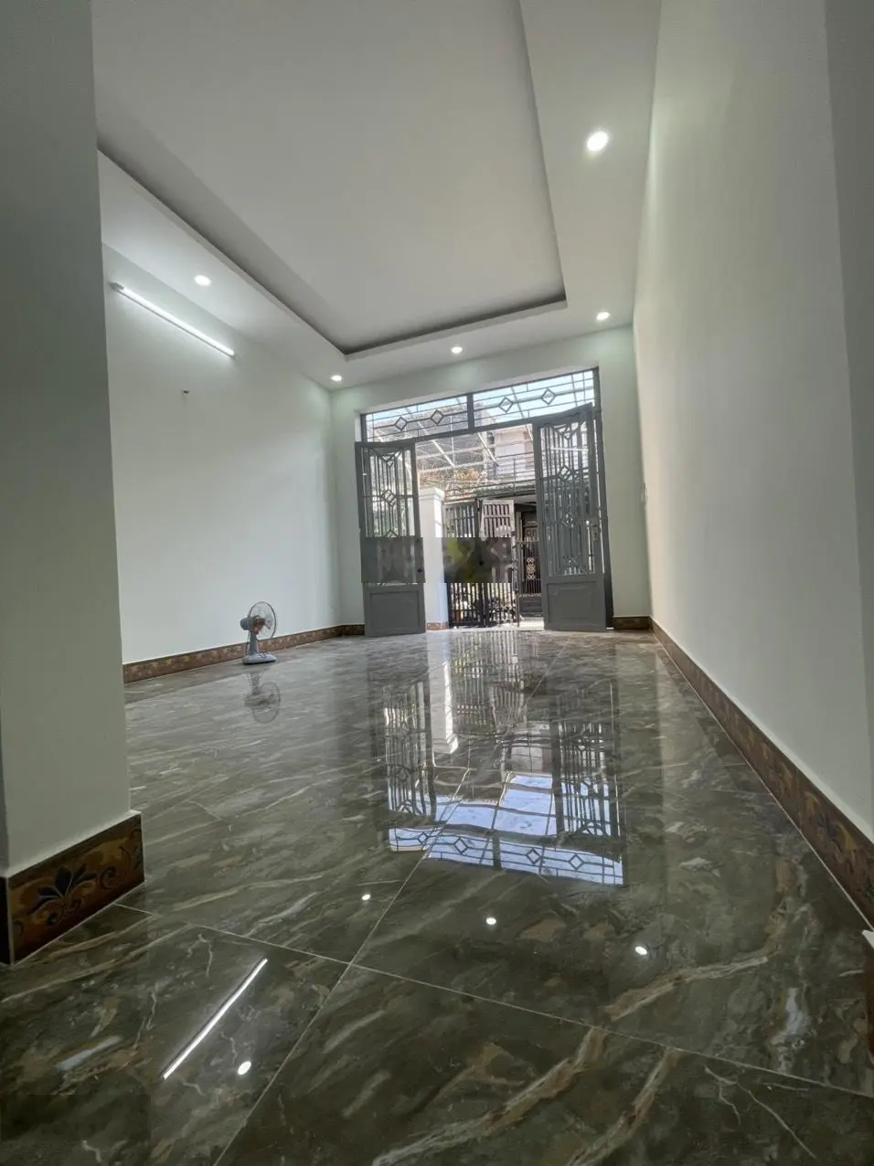 Nhà cấp 4 đẹp. Hẻm xe tải. Gần chợ Hiệp Bình. Gần Phạm Văn Đồng, Phường Hiệp Bình Chánh. Sổ hồng