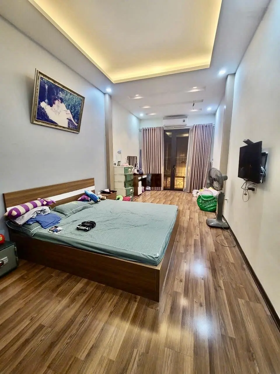 Bán Gấp Nhà Phố Víp Thái Hà Ngõ Thông Ô Tô Đỗ Cửa Diện Tích 58m Nhà 4 Tầng Giá Cực Tốt, Chào 12 Tỷ
