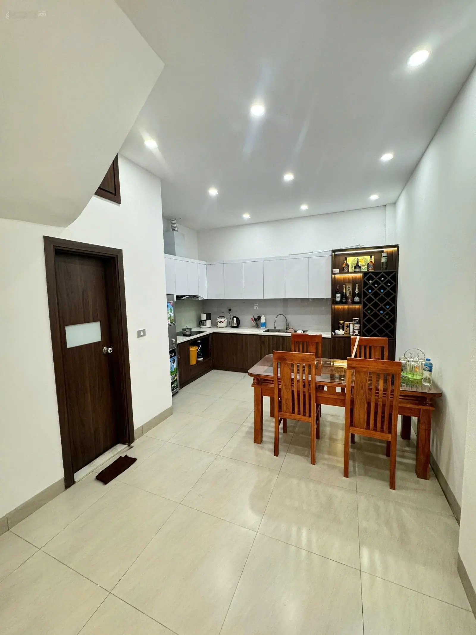 Bán nhà Ngọc Thụy 3 thoáng 40m2 xây 5 tầng dân xây đẹp tỉ mỉ với 6 phòng ngủ chỉ có 5.8 tỷ