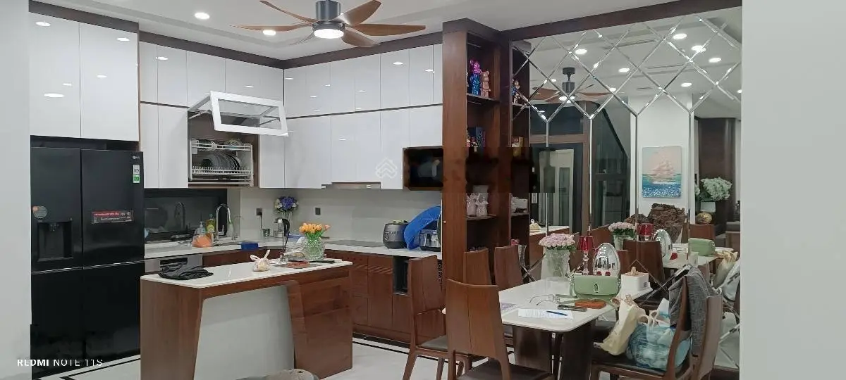 Biệt thự VIP nằm trong khu phân lô Kim Đồng. Yên tĩnh, thoáng mát