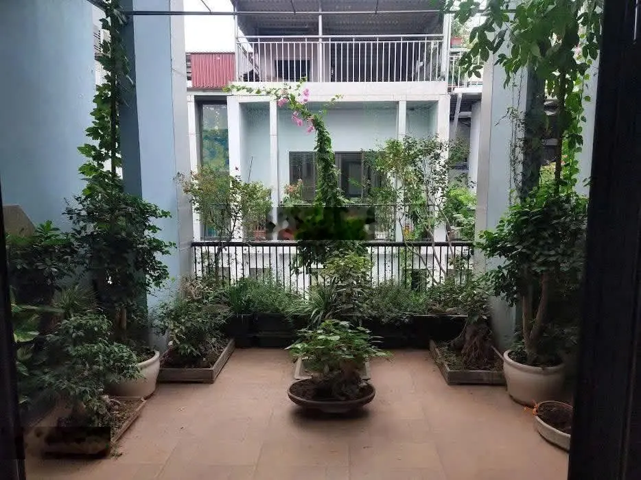 Bán shophouse chân đế chung cư Hoàng gia 61m2*6T, thông sàn T1, 2 kinh doanh, giá 16.5 tỷ