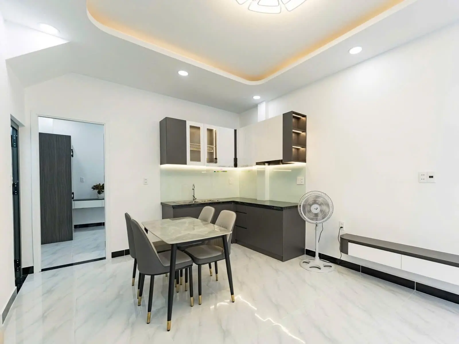 Bán gấp căn HXH 5m Vũ Tùng, Bình Thạnh giá (Bớt lộc). Sổ hồng hoàn công 2023, full nội thất