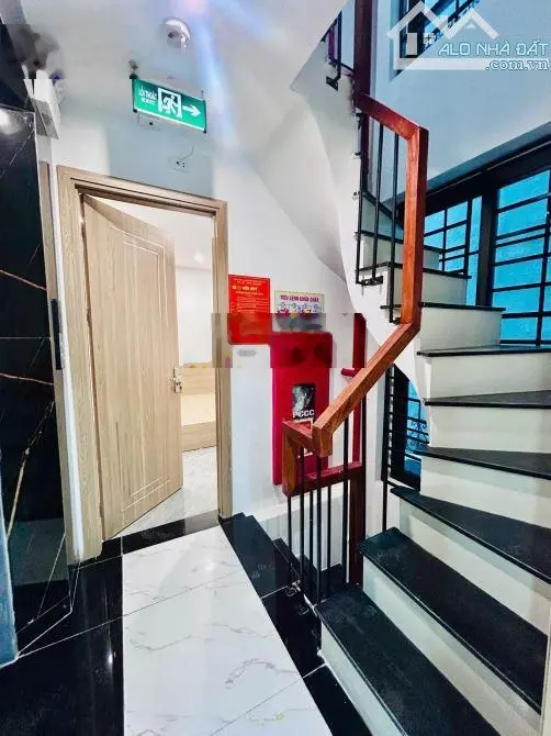 Tòa nhà cho thuê thịnh quang - 12 phòng - thu 65tr/th - giá 10.8 tỷ