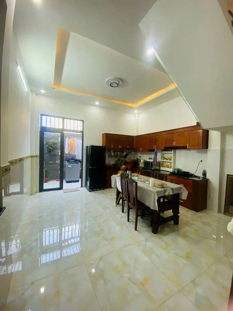 Cần bán gấp căn nhà tx24 q12